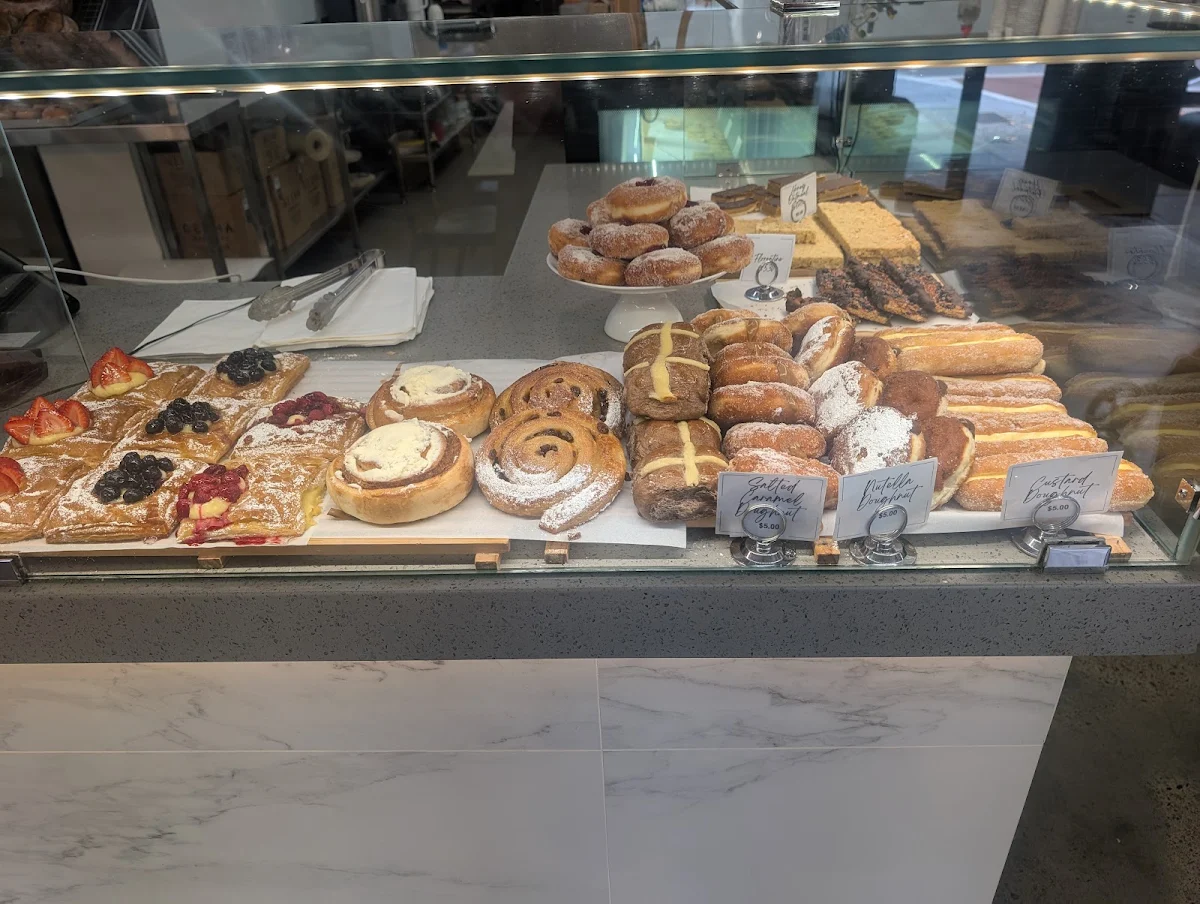 Vibe, Joe's Bakery