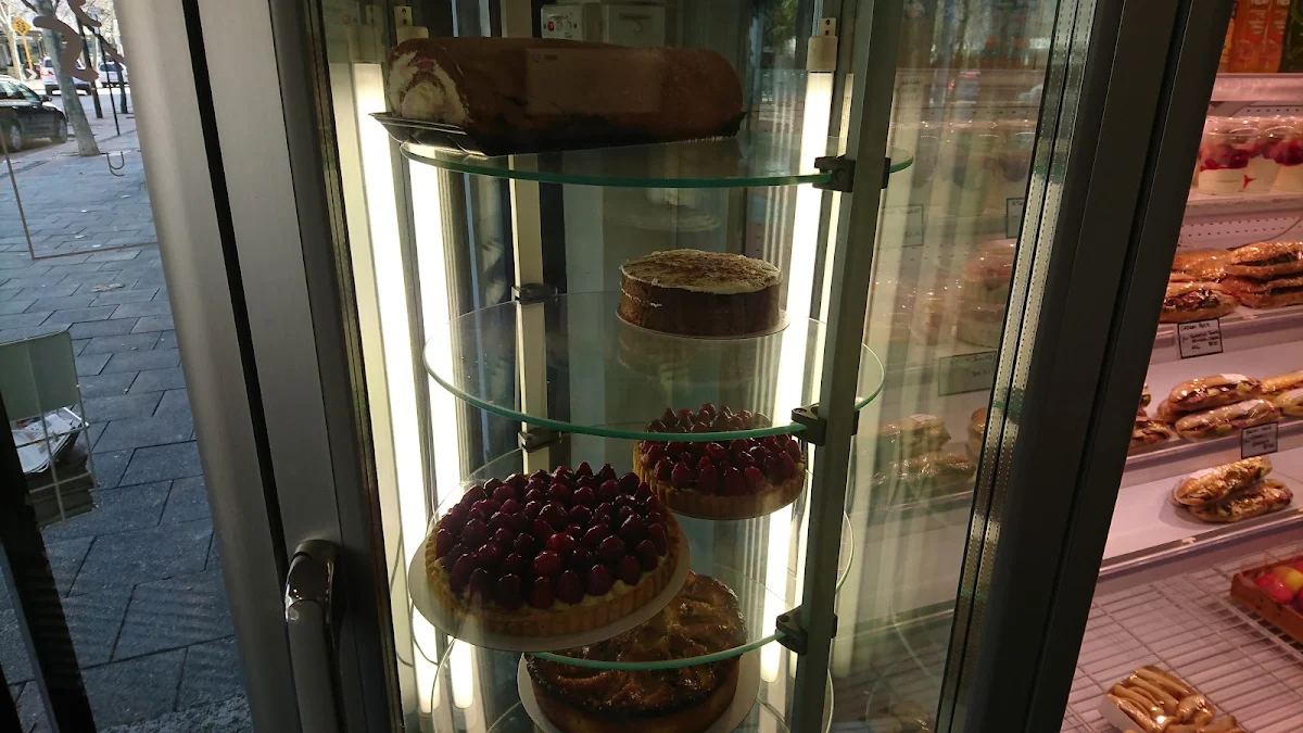 Vibe, Joe's Bakery