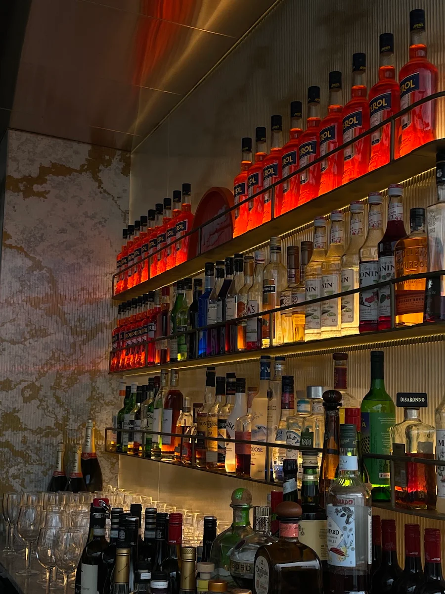 Vibe, Stella Restaurant and Bar