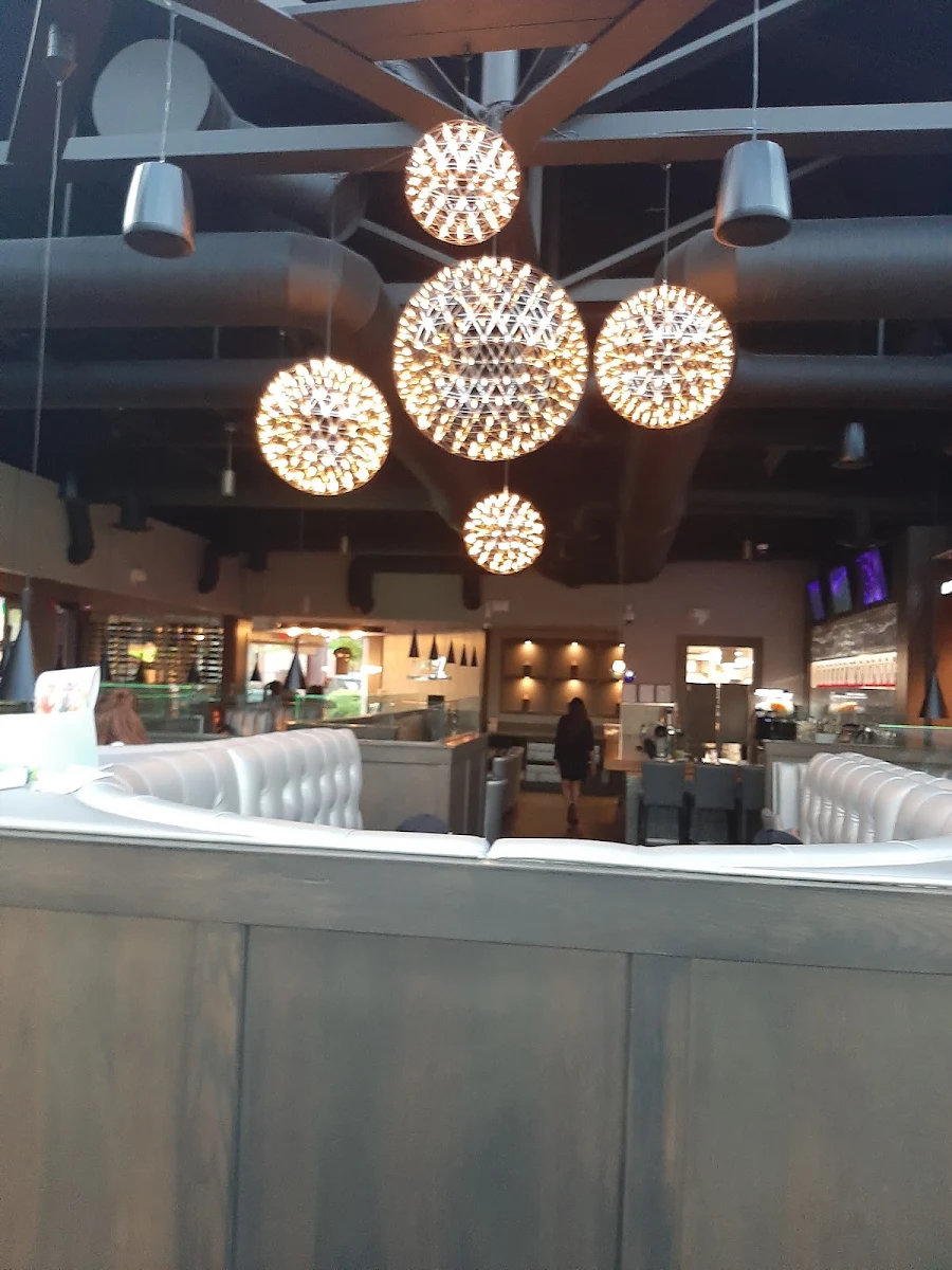 Vibe, Spice 72 Indian Restaurant & Lounge