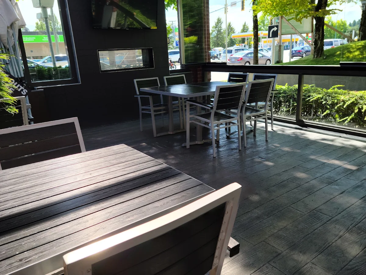 Vibe, Spice 72 Indian Restaurant & Lounge