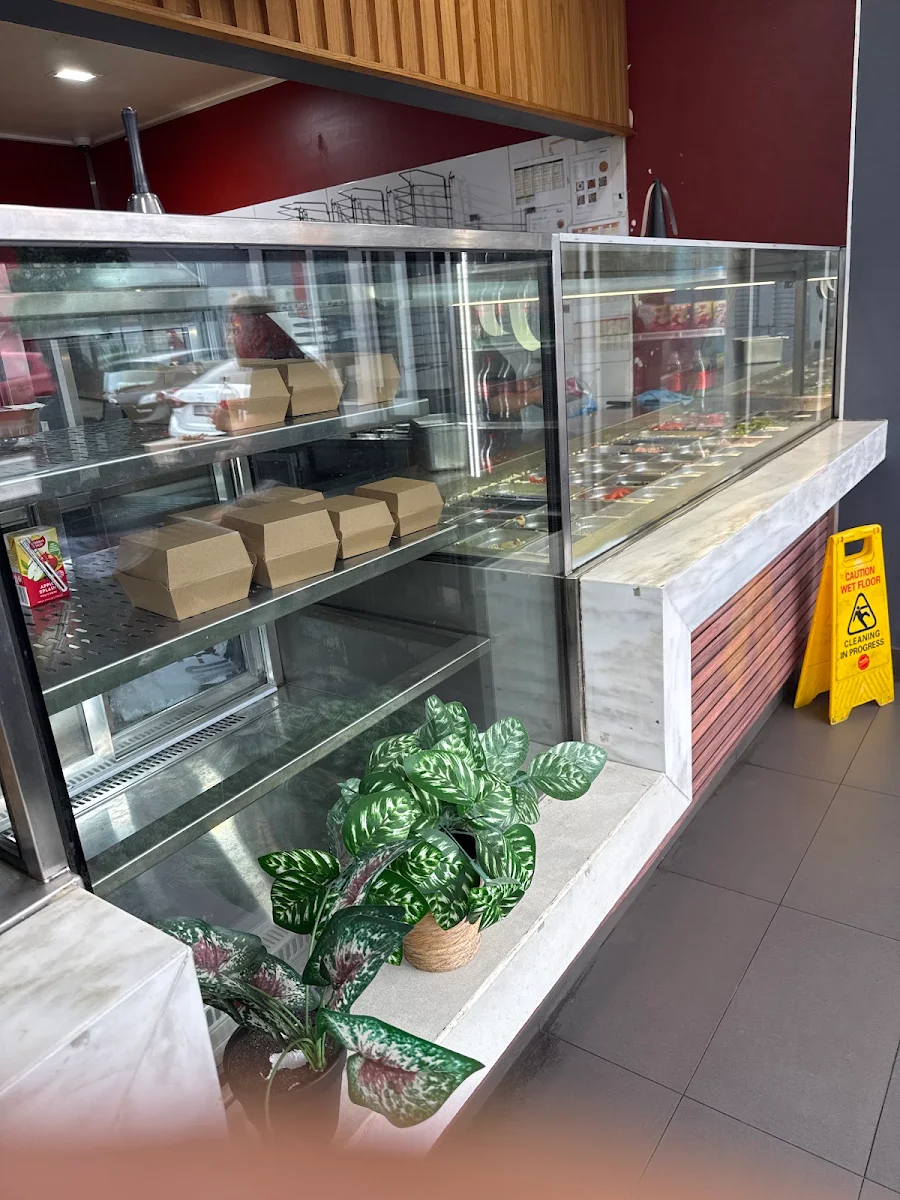 Vibe, Crust Pizza Alexandria