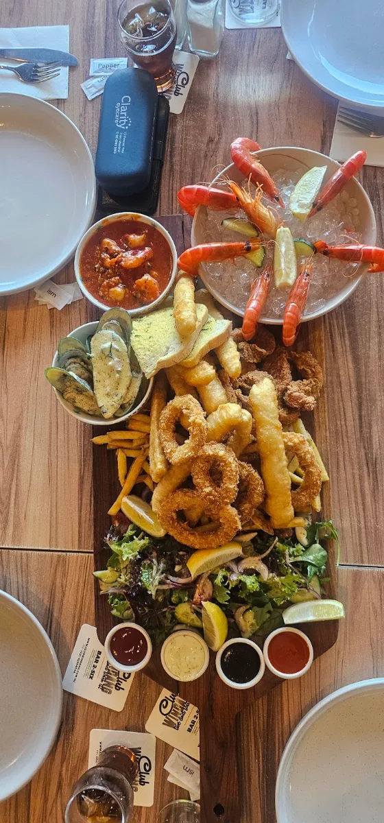 Food & drink, Club Windang