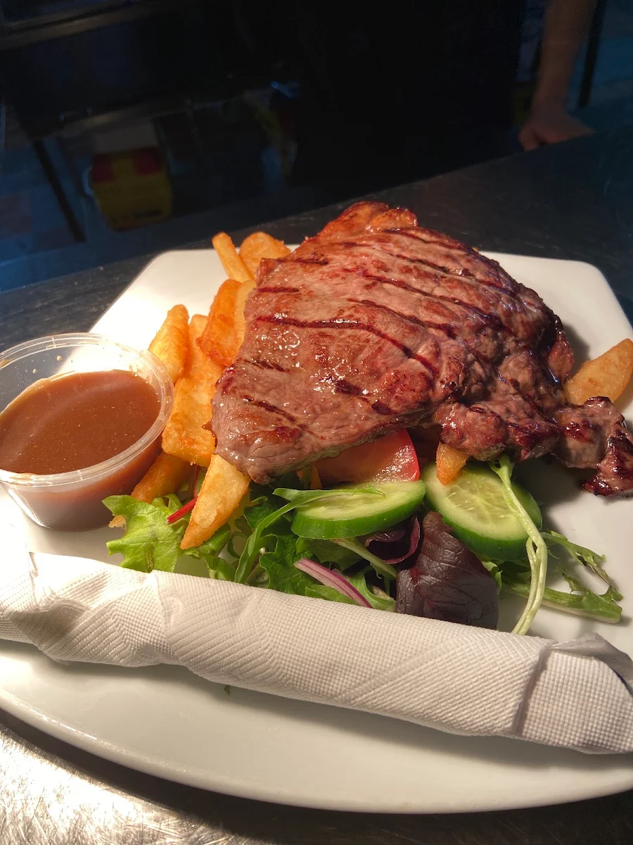 Food & drink, Club Windang