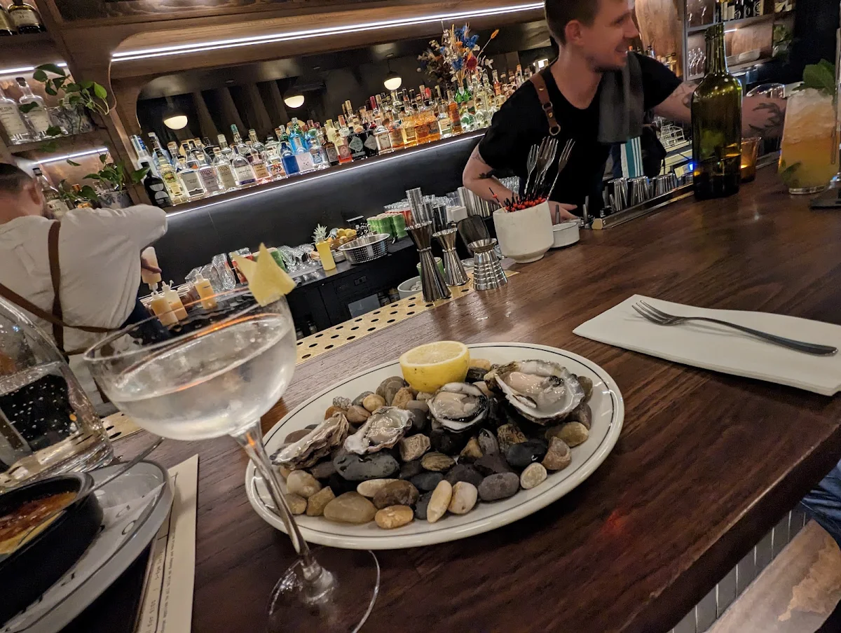 Food & drink, Pearl Diver