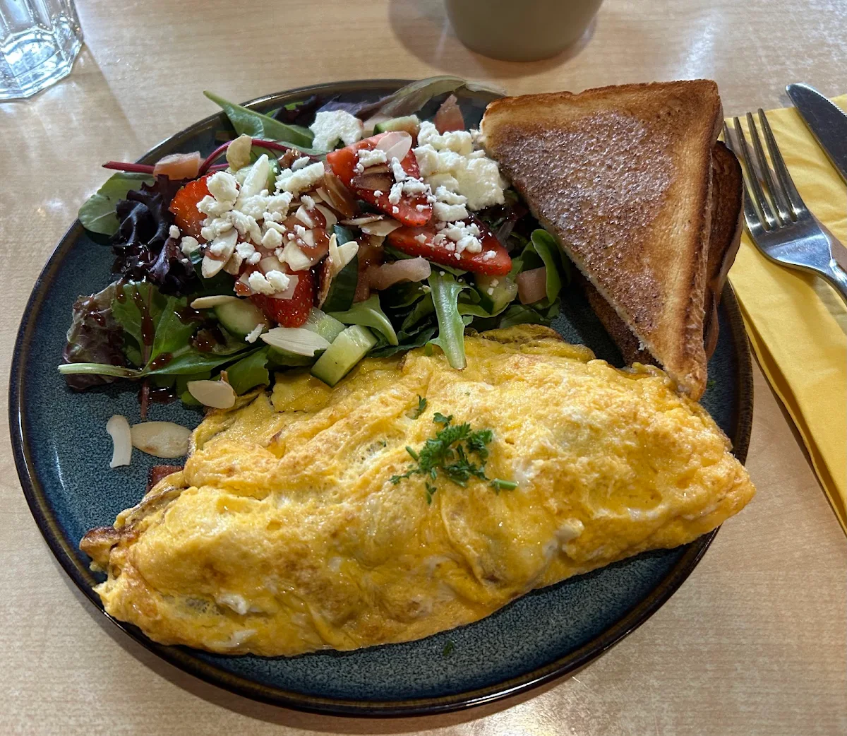 Food & drink, Rise N' Shine - Forest Lawn