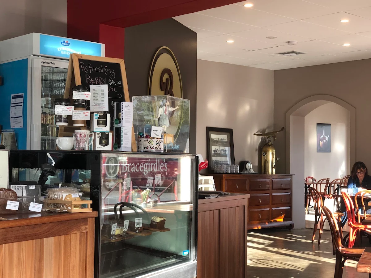 Vibe, Bracegirdle's Blackwood