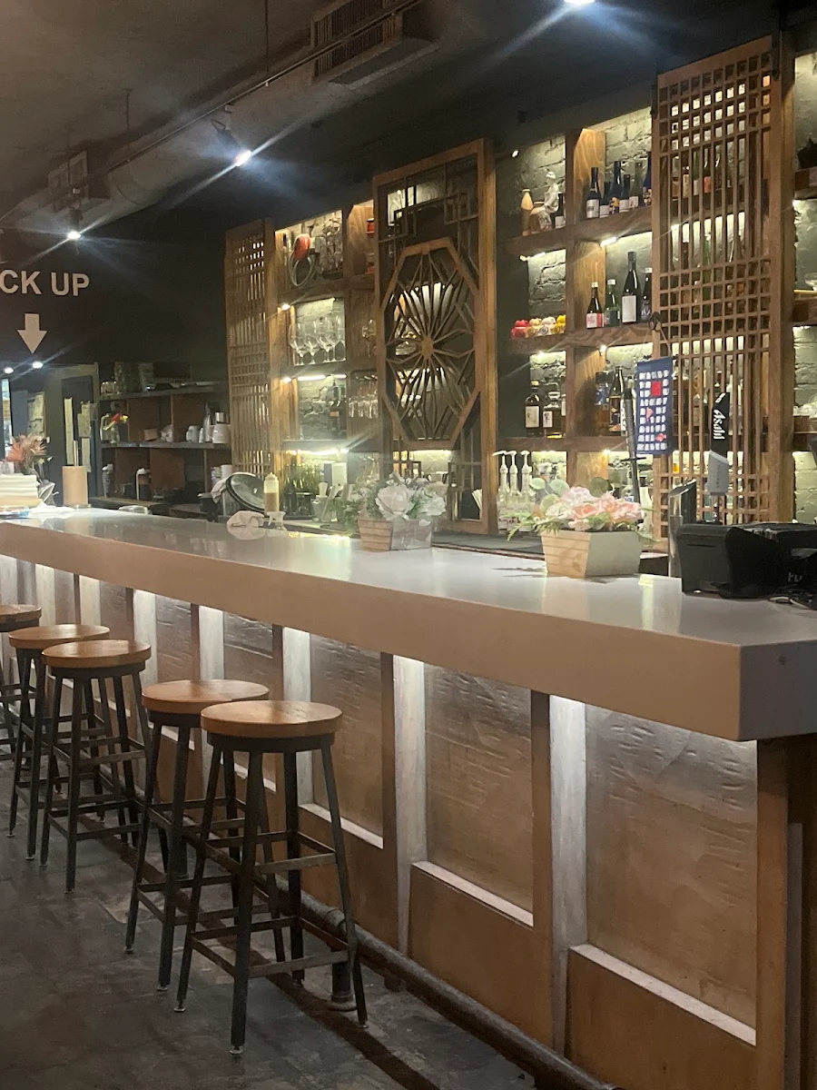 Vibe, Kibo Sushi House - Annex