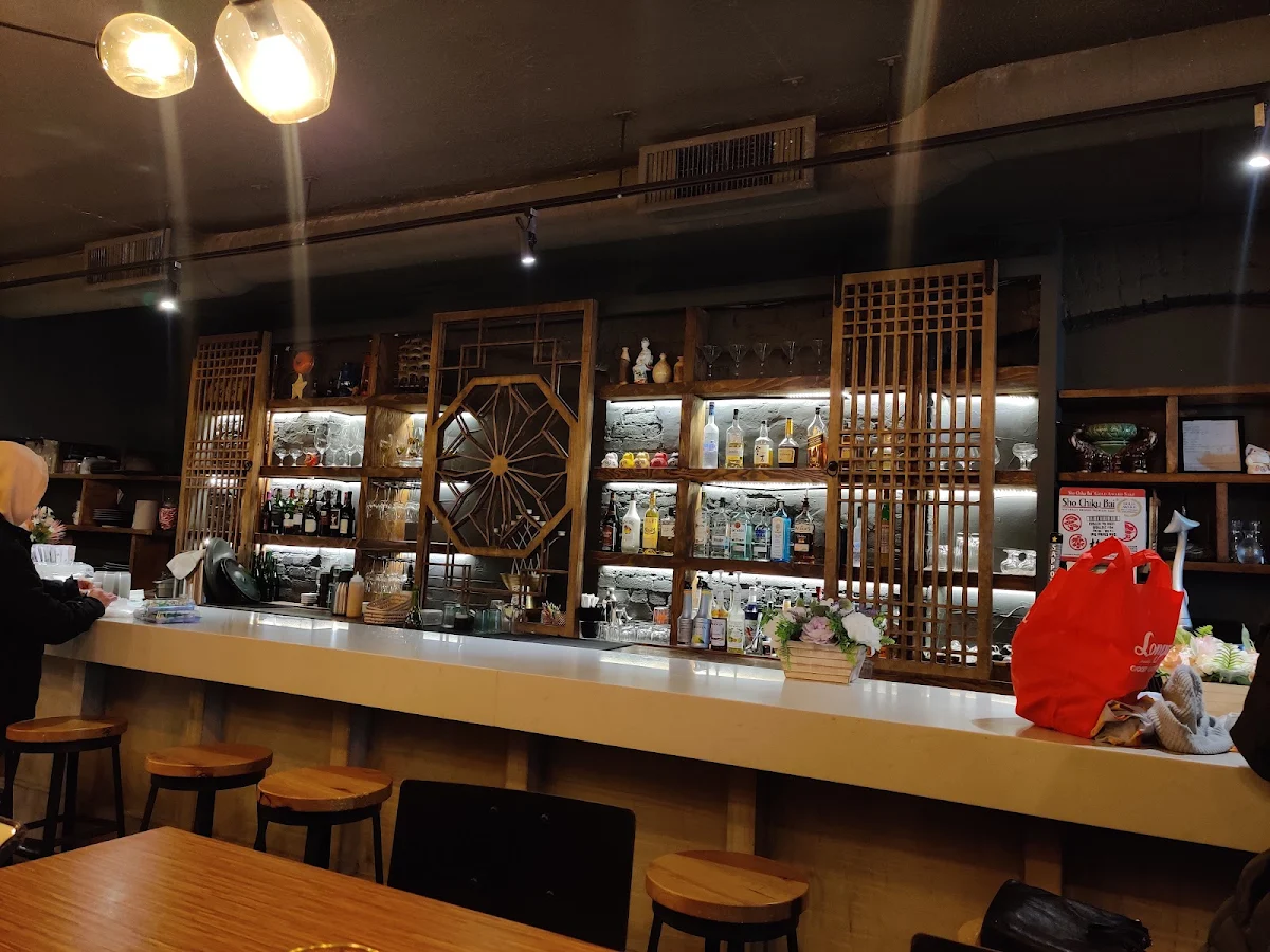 Vibe, Kibo Sushi House - Annex