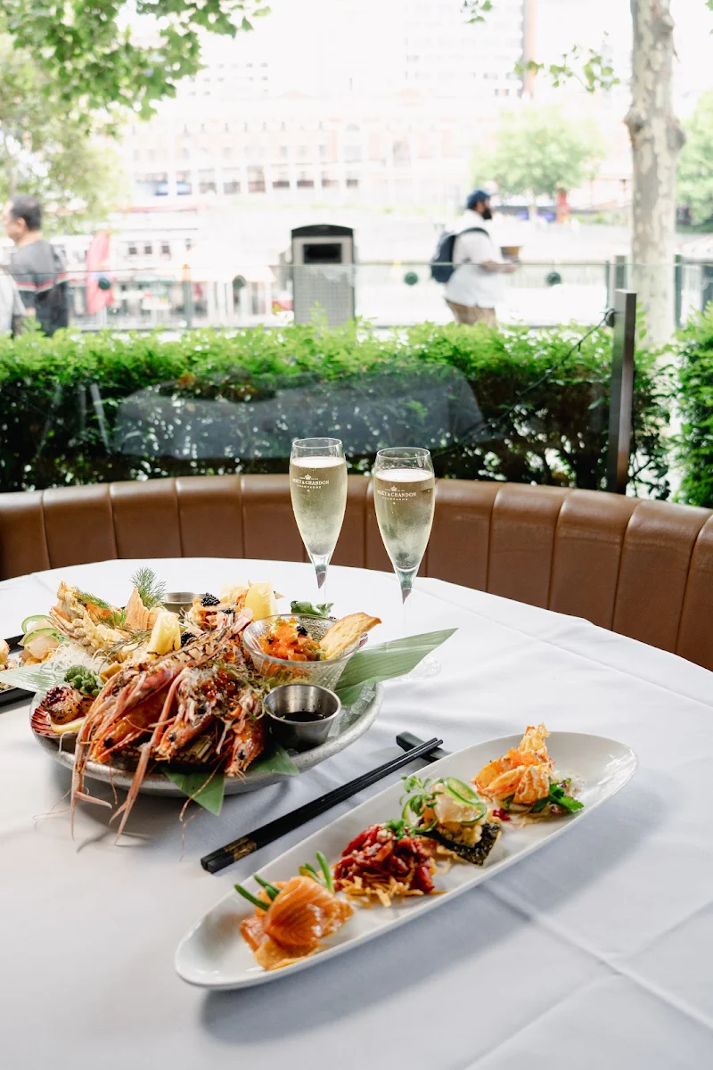 Food & drink, Waterfront Southgate