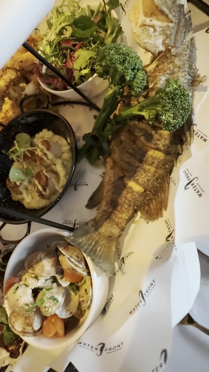 Food & drink, Waterfront Southgate