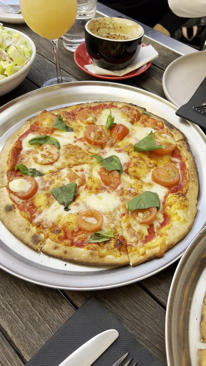 Food & drink, Cargo Bar Pizza Lounge
