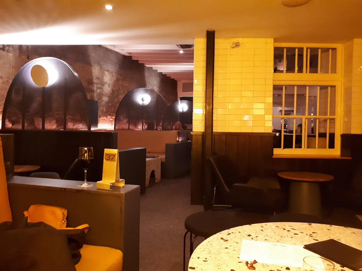 Vibe, Cargo Bar Pizza Lounge