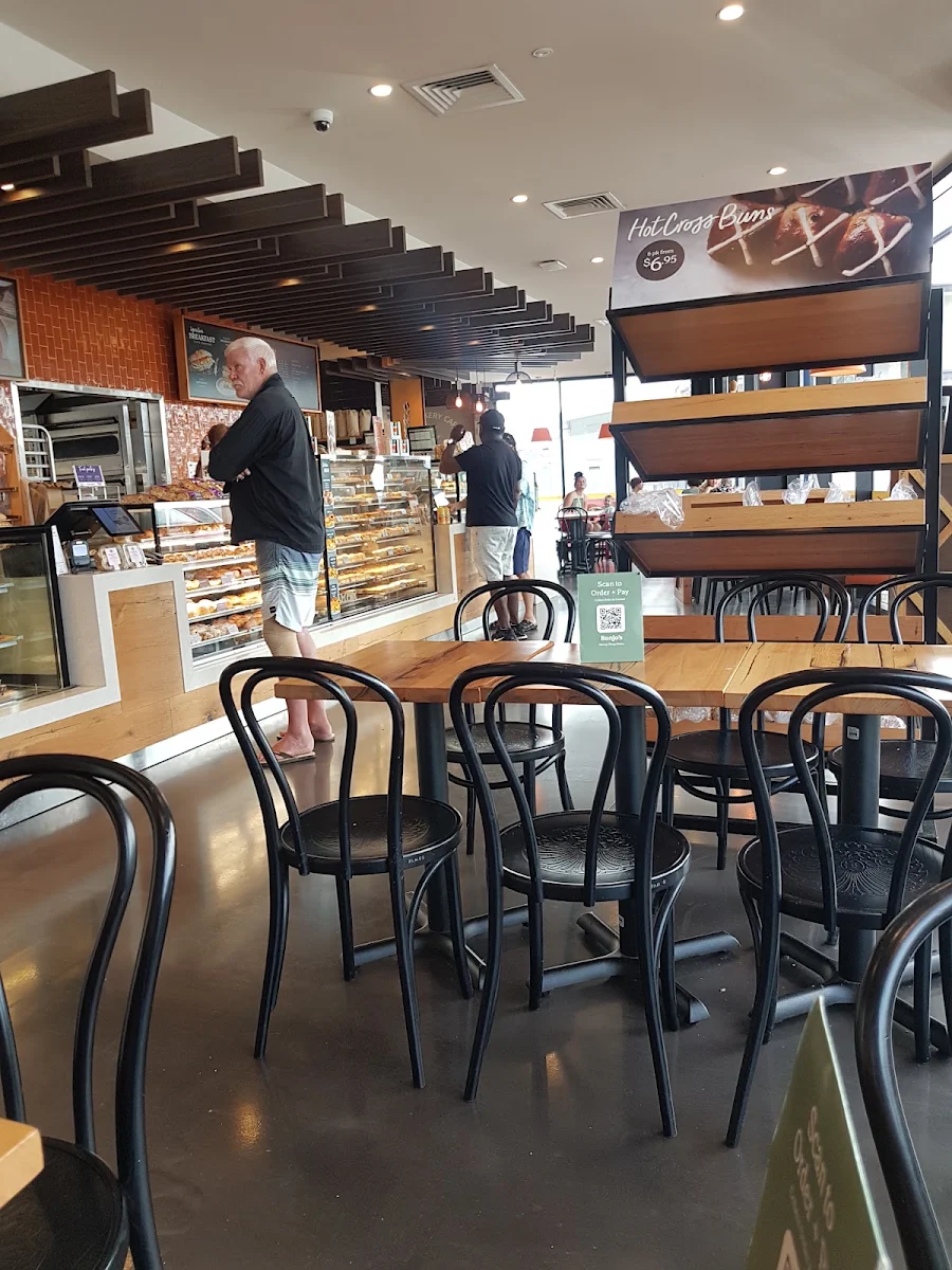 Vibe, Banjo’s Bakery Café – Edmonton (Drive Thru)