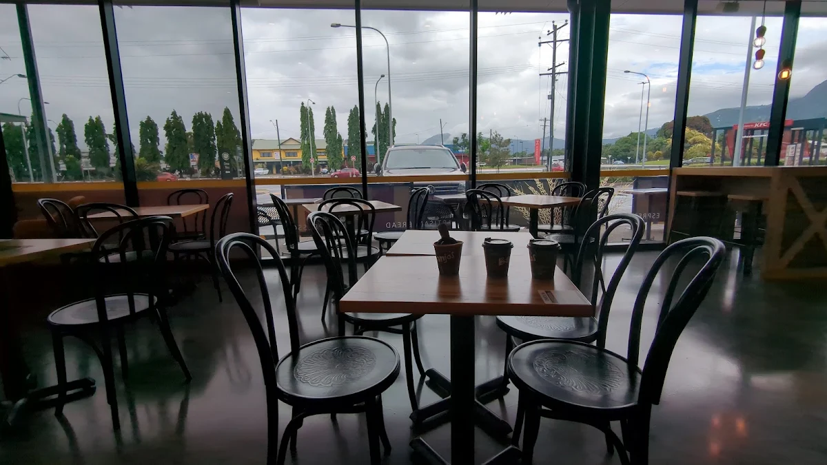 Vibe, Banjo’s Bakery Café – Edmonton (Drive Thru)