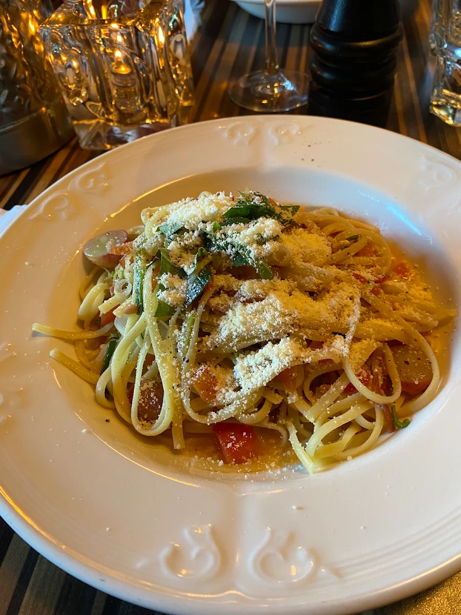 Food & drink, Magia Restaurant & Garde-Manger