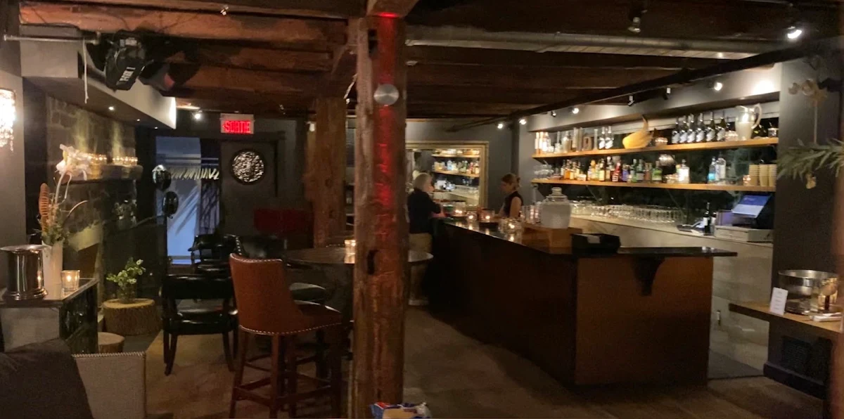 Vibe, Magia Restaurant & Garde-Manger