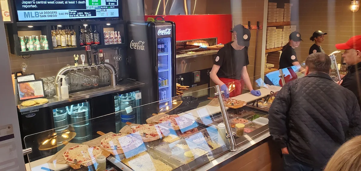 Vibe, Score Pizza