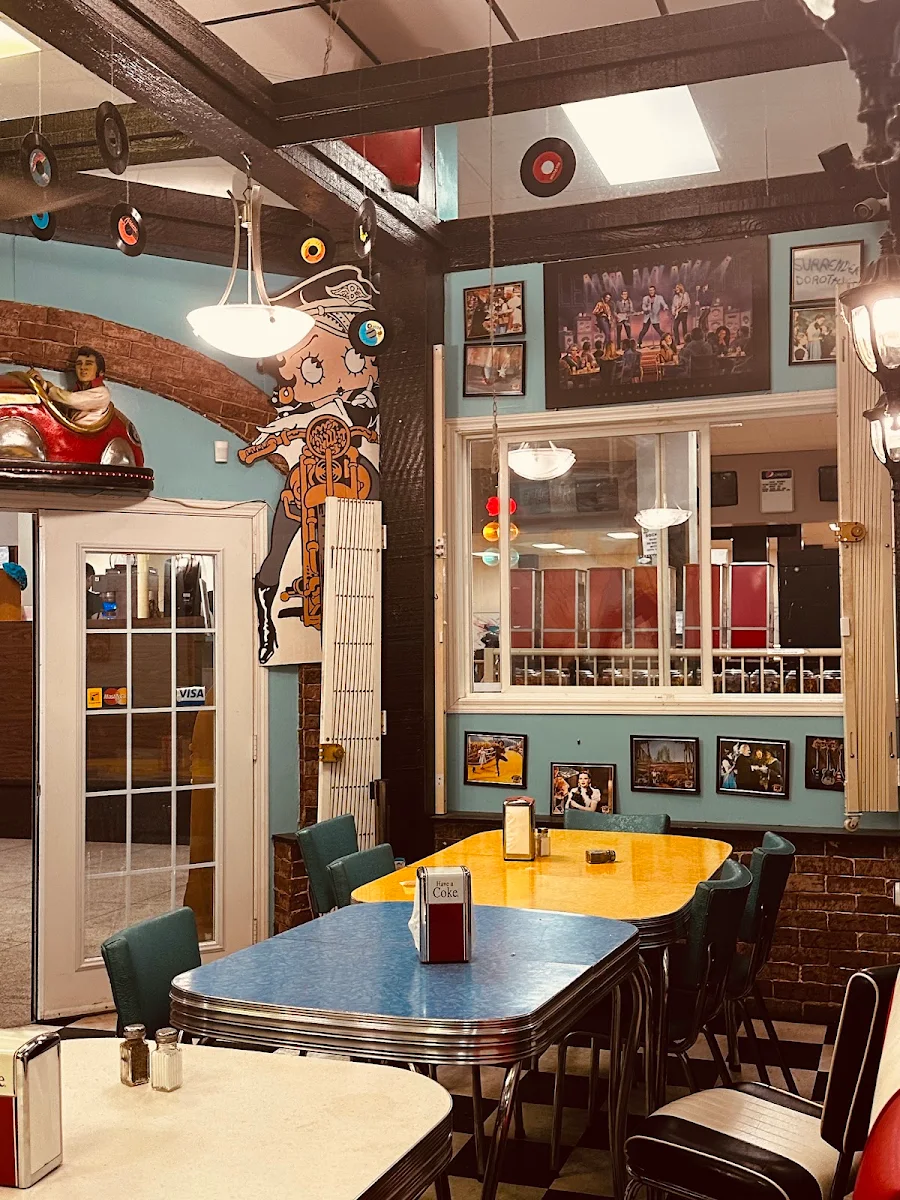 Vibe, Johnny's Jukebox Diner