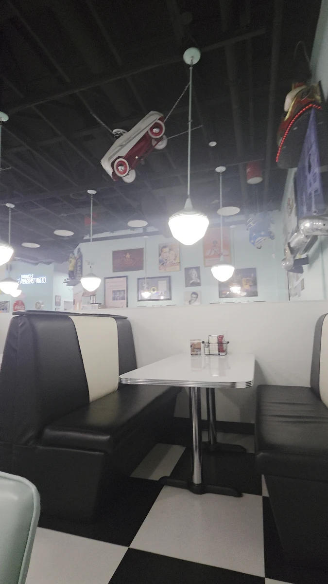 Vibe, Johnny's Jukebox Diner