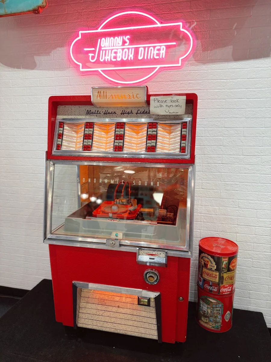 Vibe, Johnny's Jukebox Diner
