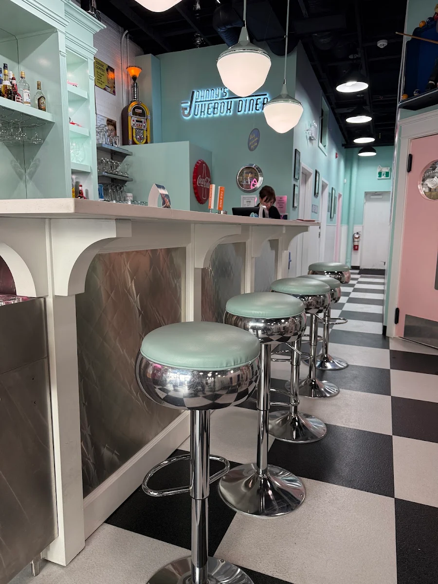 Vibe, Johnny's Jukebox Diner