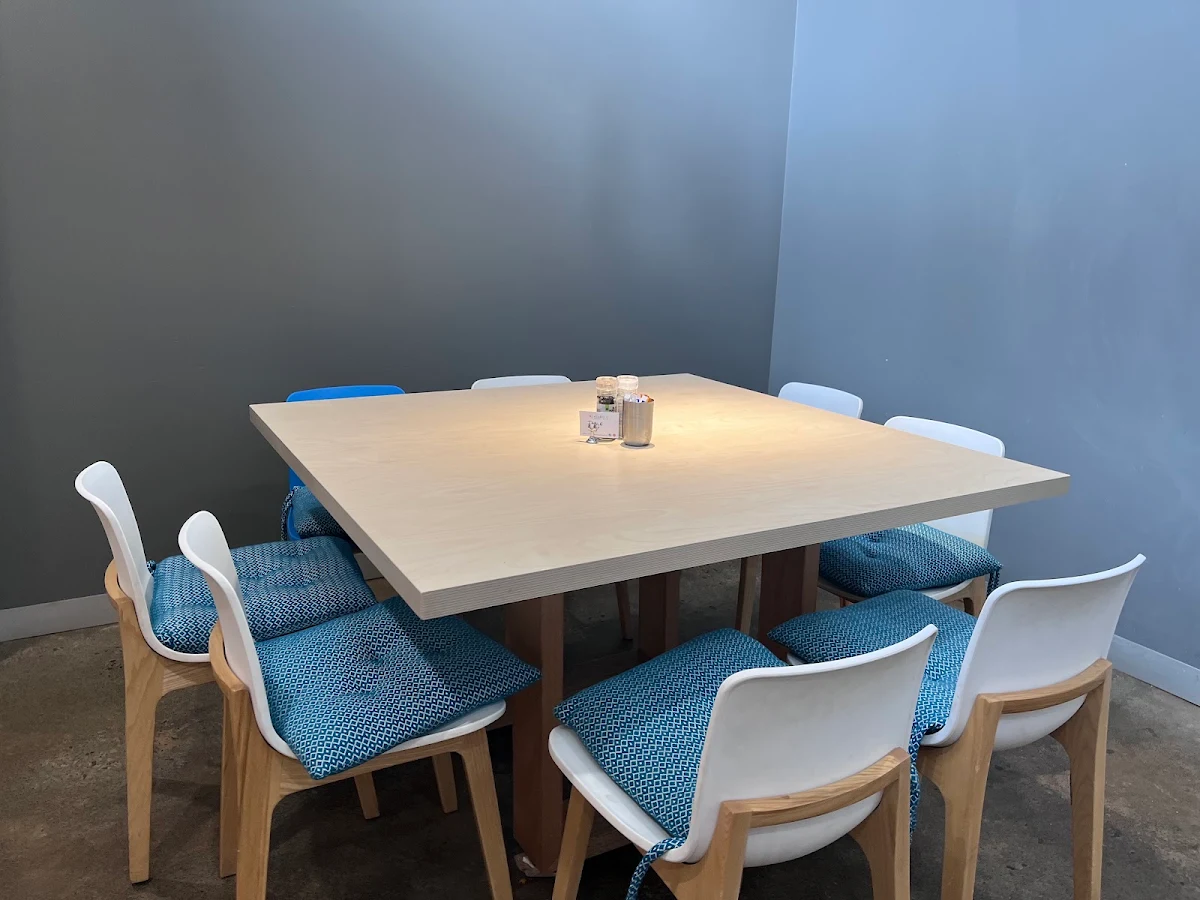 Vibe, Montano's Patisserie Cafe.