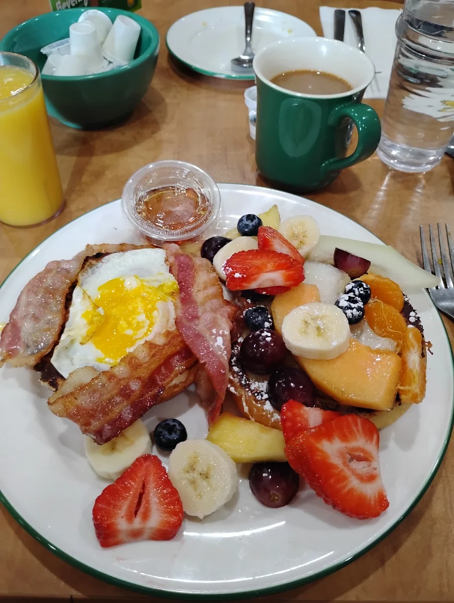 Food & drink, Cora's Breakfast & Lunch