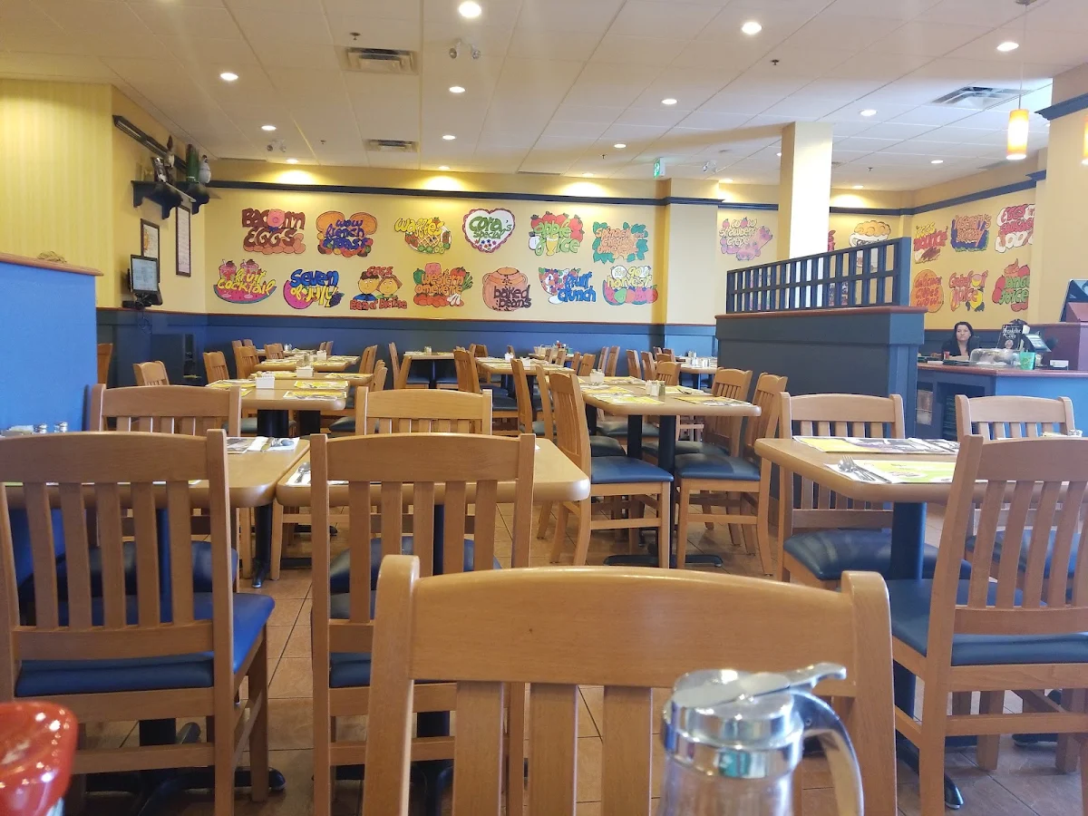 Vibe, Cora's Breakfast & Lunch