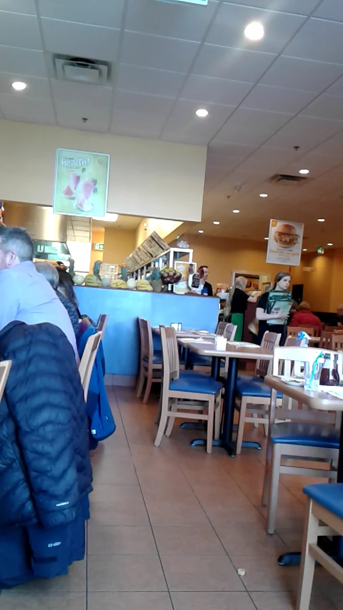 Vibe, Cora's Breakfast & Lunch