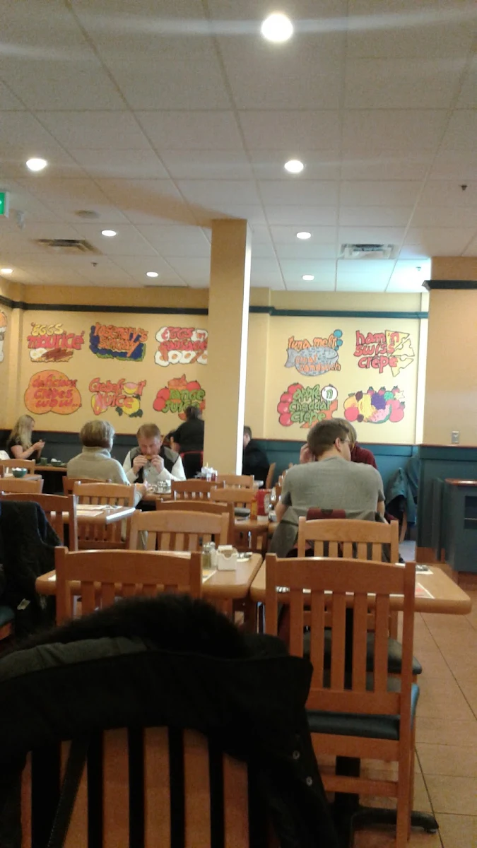 Vibe, Cora's Breakfast & Lunch