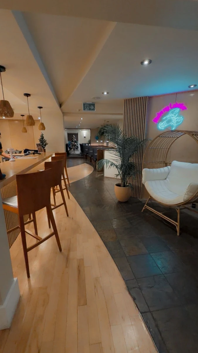 Vibe, Blue Lobster Cafe + Kitchen & Lounge