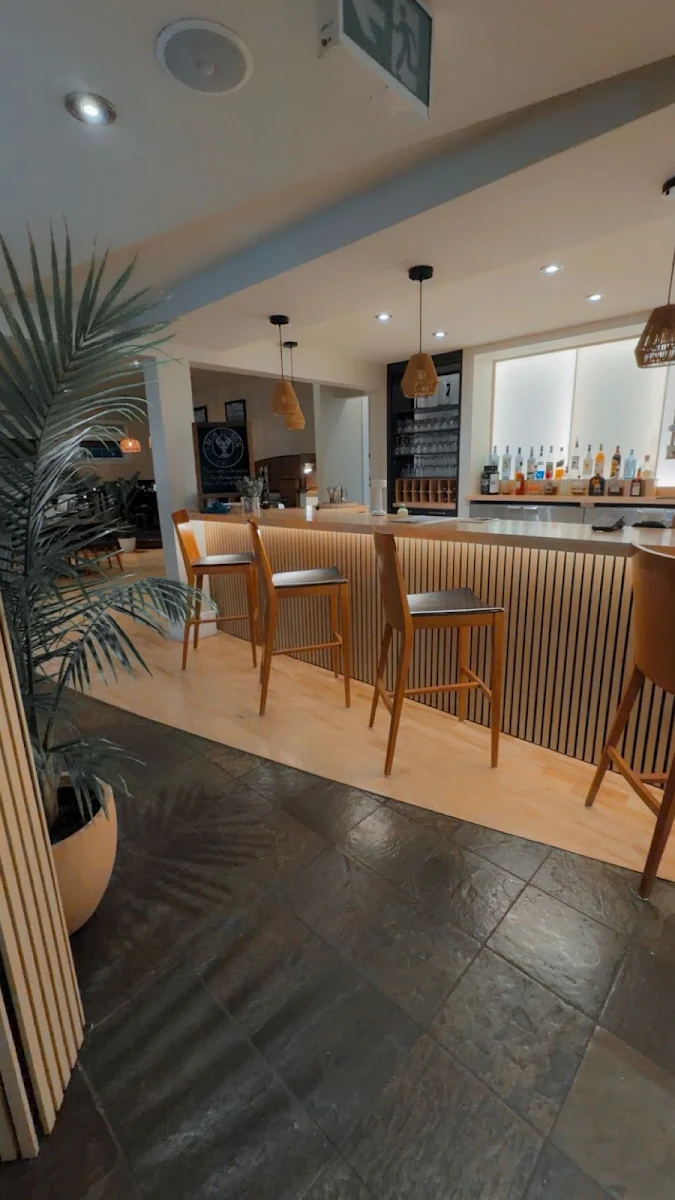 Vibe, Blue Lobster Cafe + Kitchen & Lounge