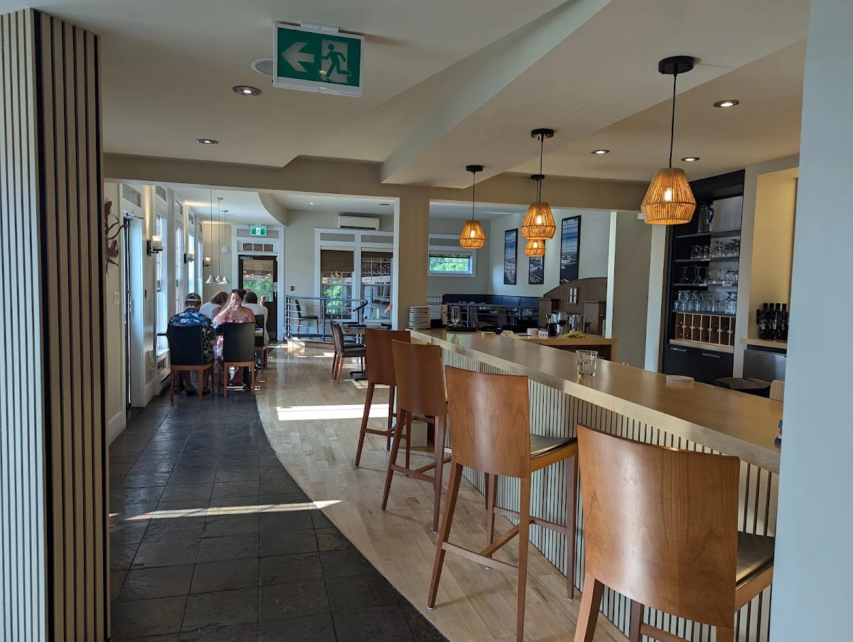 Vibe, Blue Lobster Cafe + Kitchen & Lounge