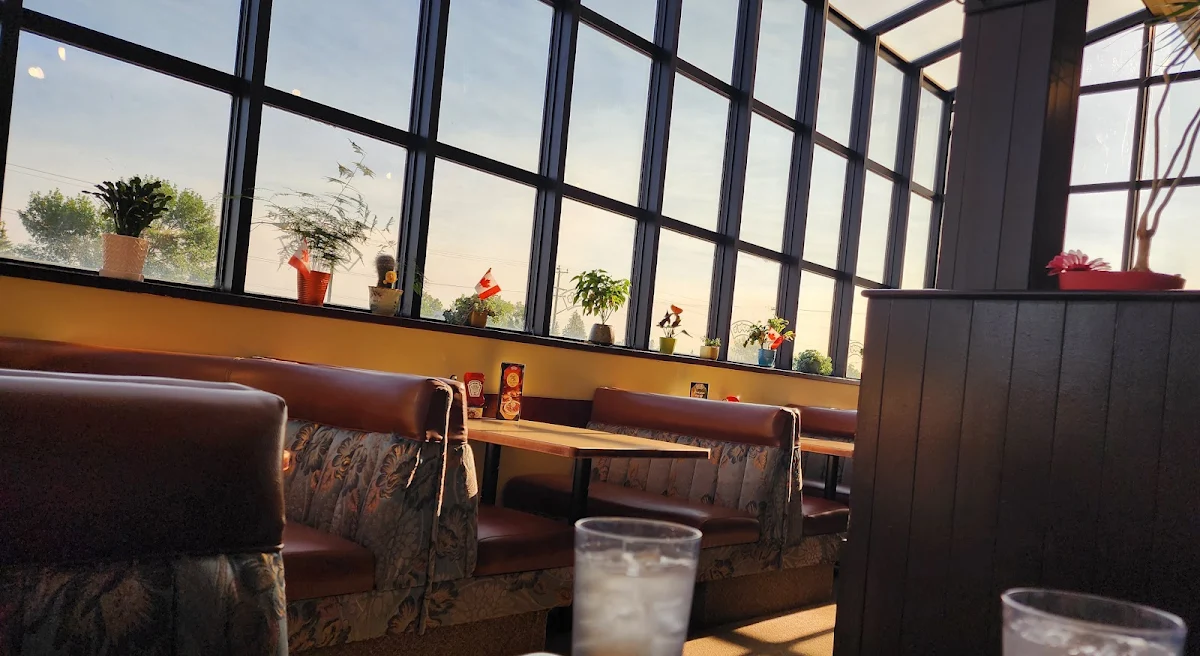 Vibe, Humpty's Big Plate Diner