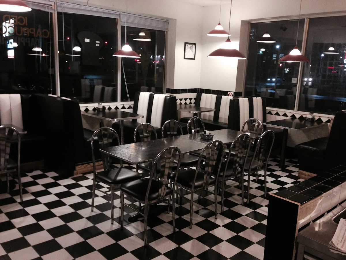 Vibe, Donut Diner