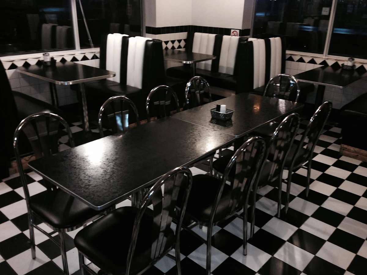 Vibe, Donut Diner