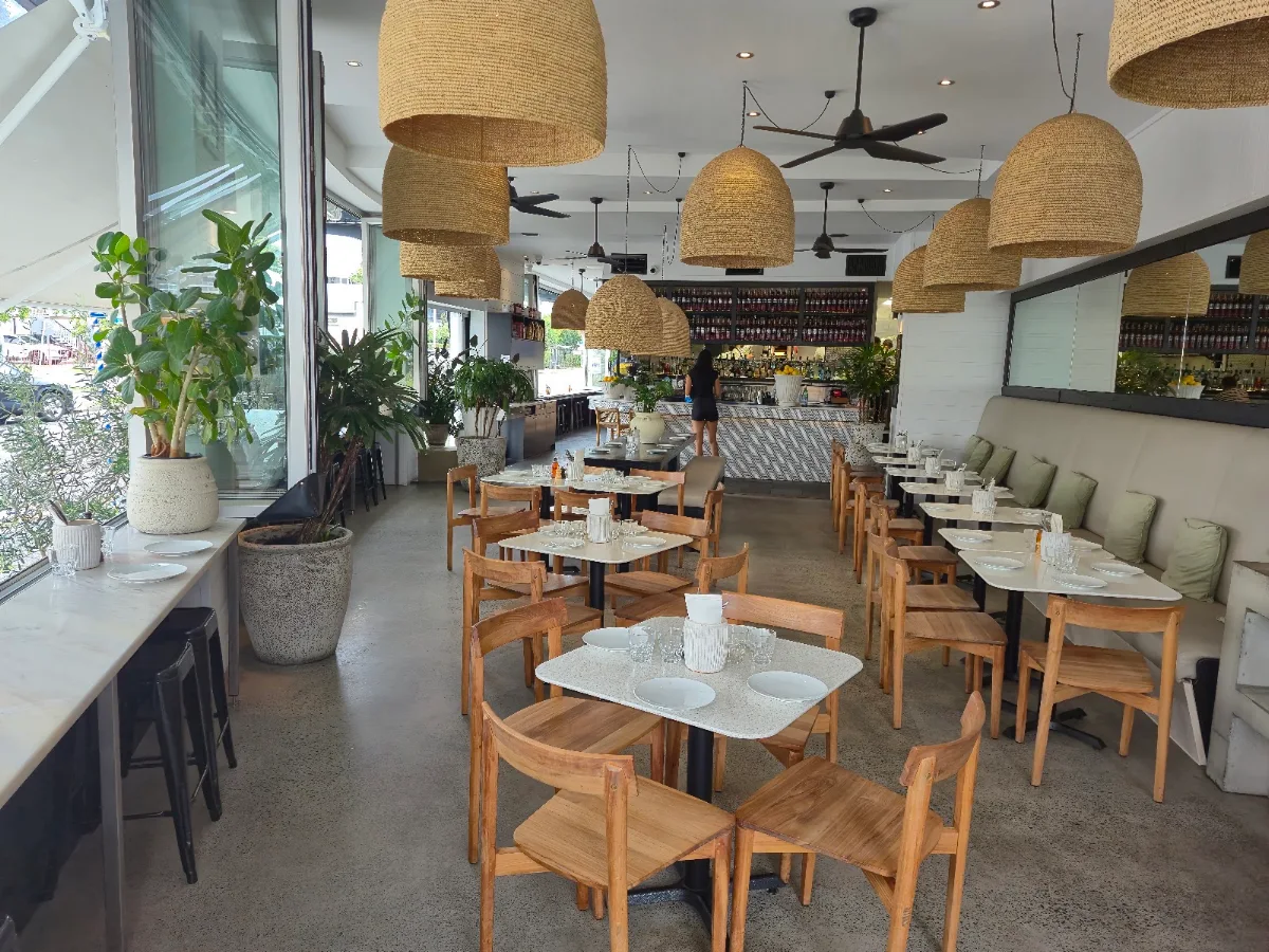 Vibe, IL MOLO Italian Kitchen & Bar