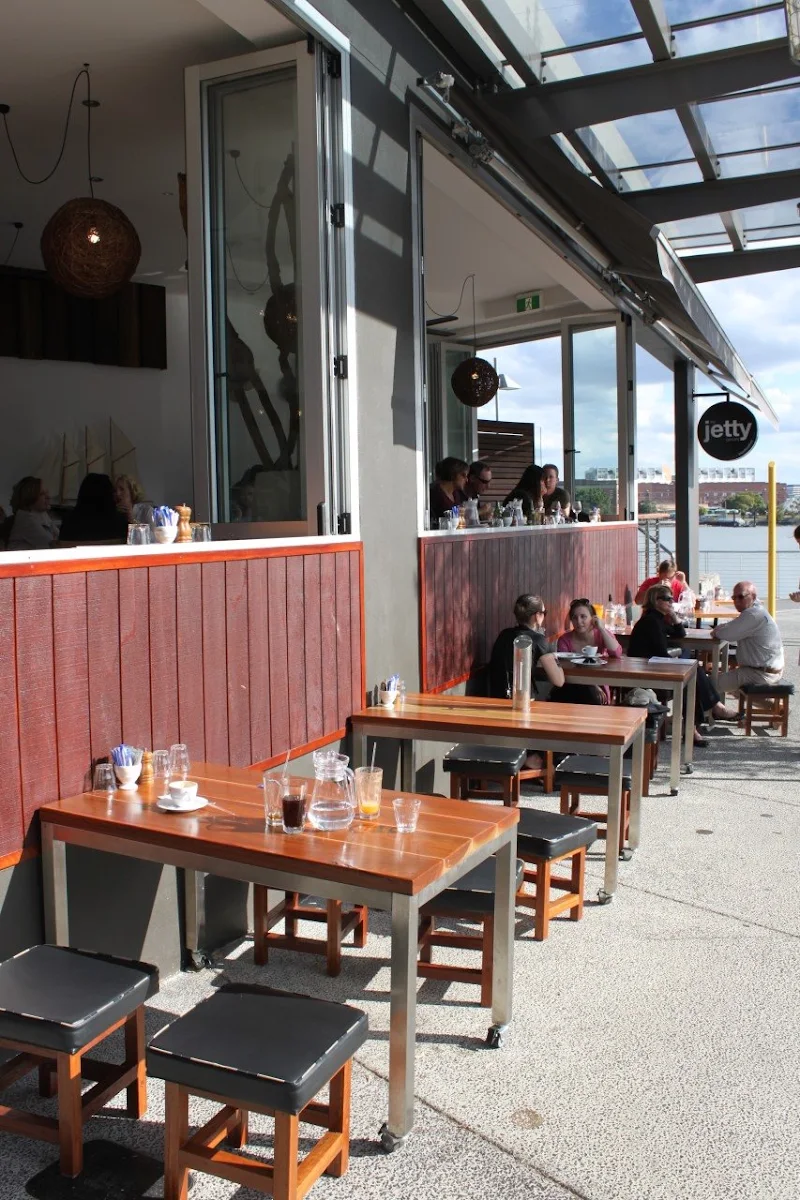 Vibe, IL MOLO Italian Kitchen & Bar