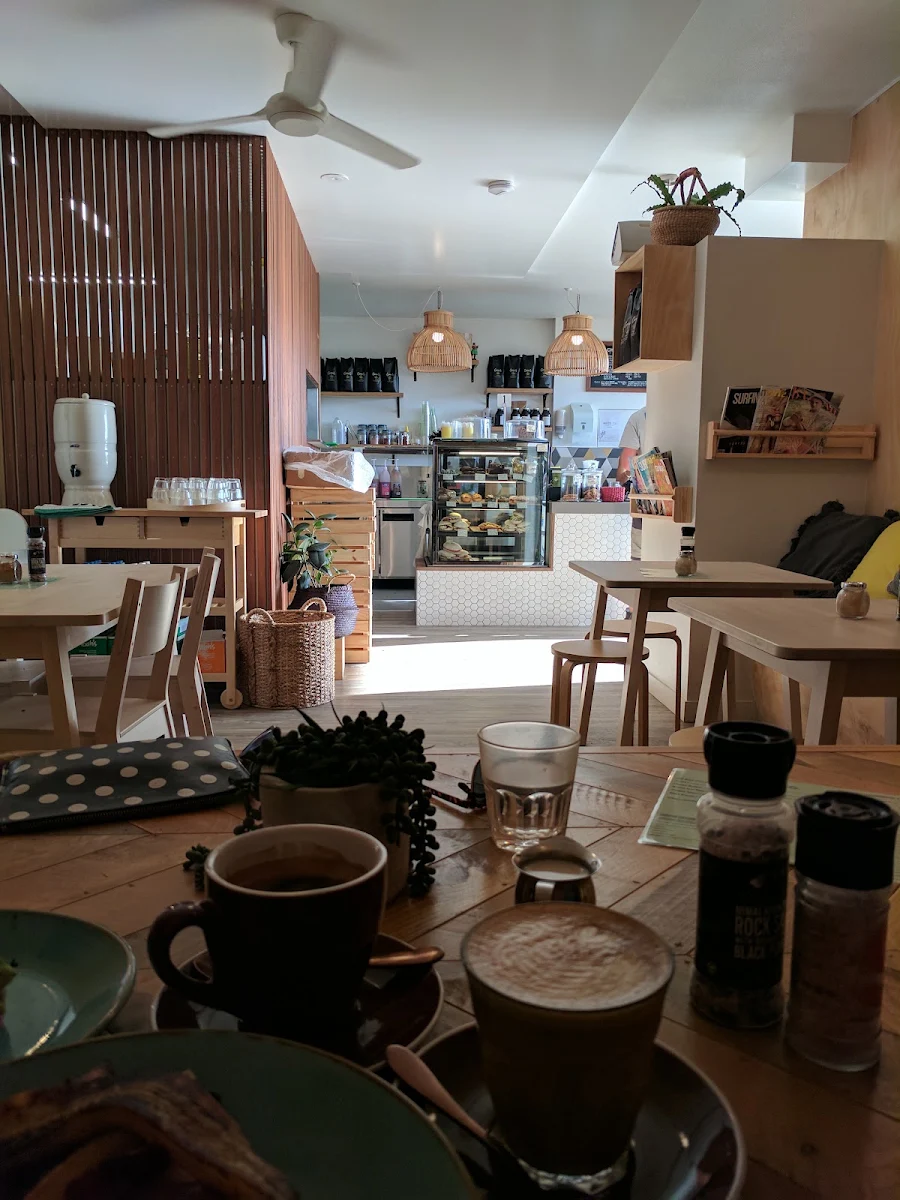 Vibe, Chalet & Co