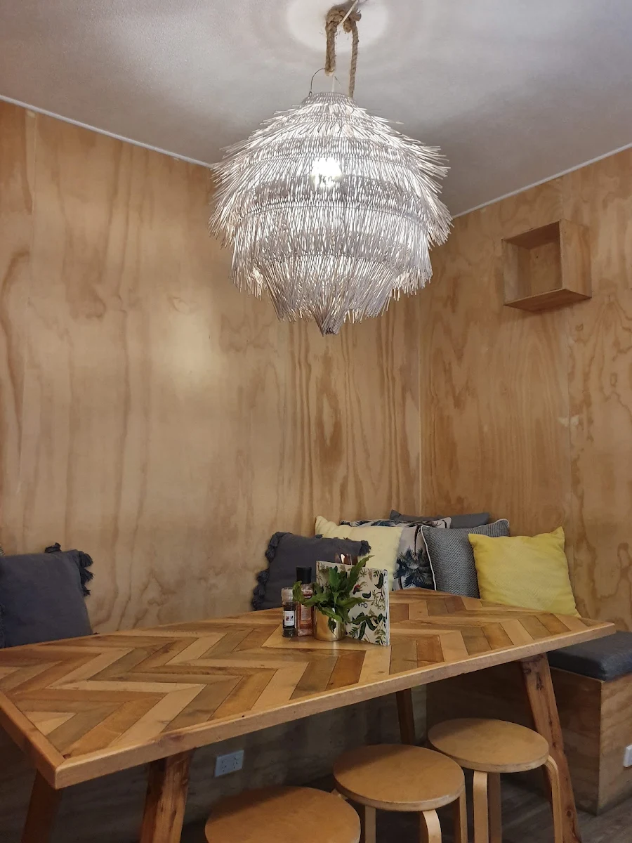 Vibe, Chalet & Co