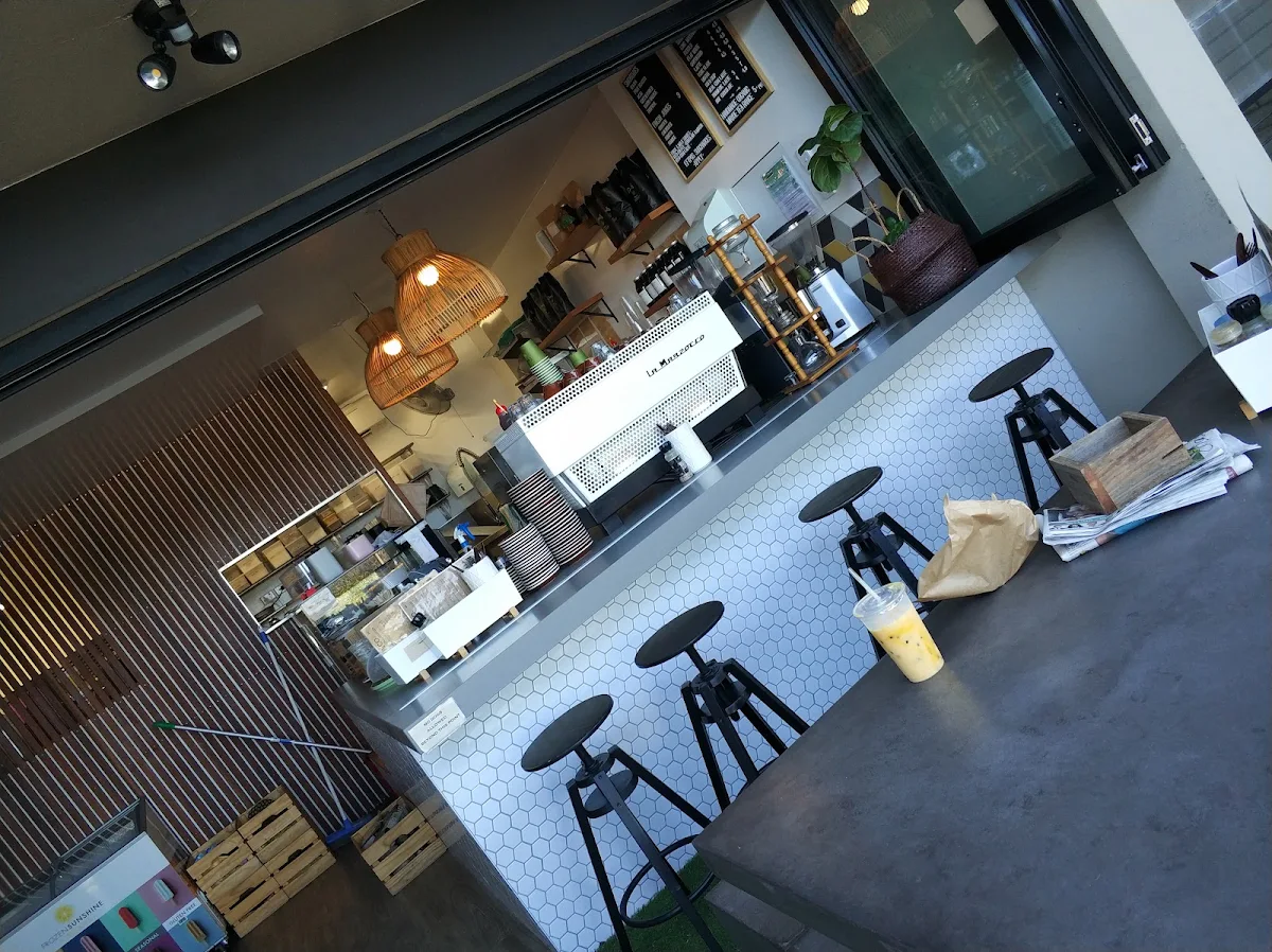 Vibe, Chalet & Co