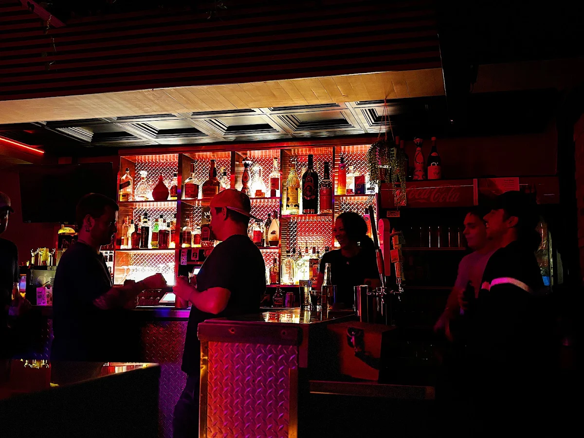 Vibe, Fratelli’s
