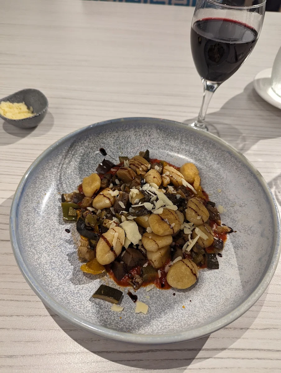 Food & drink, Lachlan's at Lakeside Restaurant