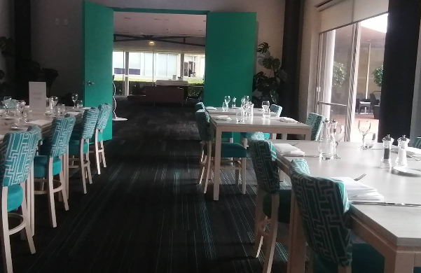Vibe, Lachlan's at Lakeside Restaurant