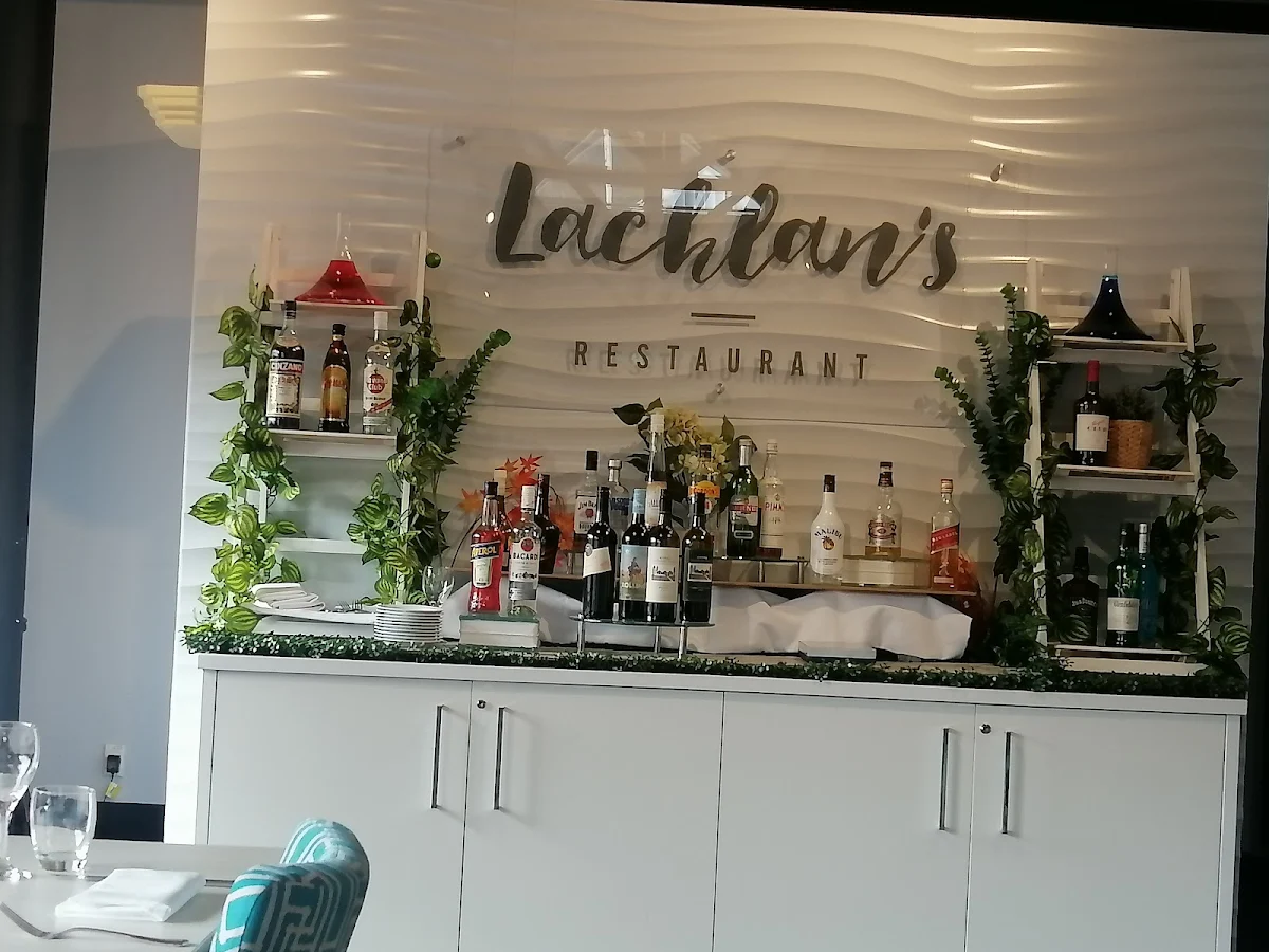 Vibe, Lachlan's at Lakeside Restaurant