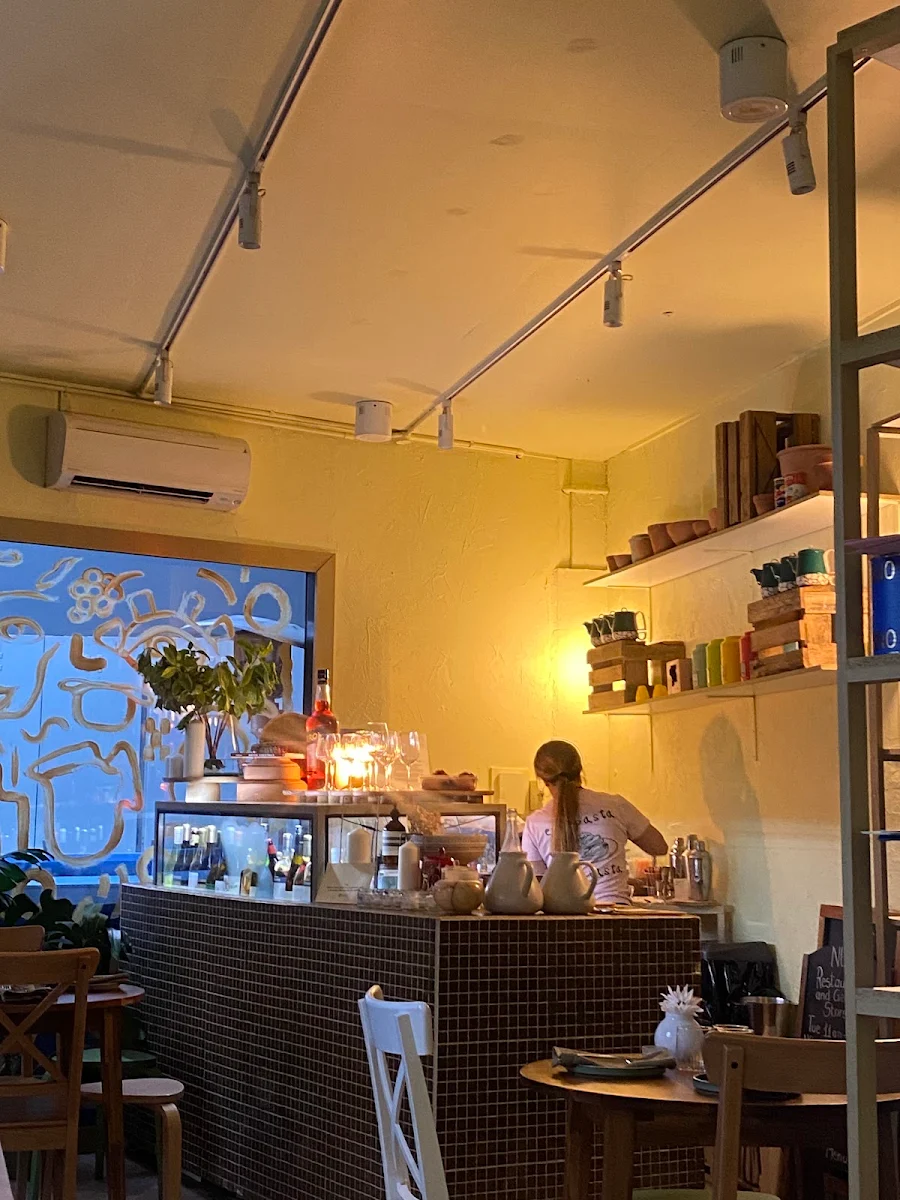 Vibe, NUG. General Store