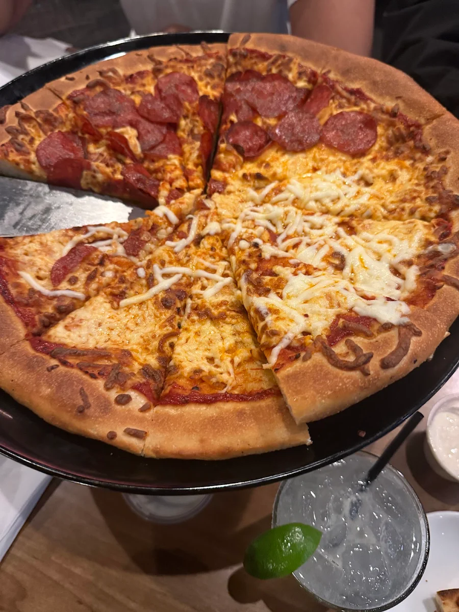 Food & drink, Boston Pizza Orangeville