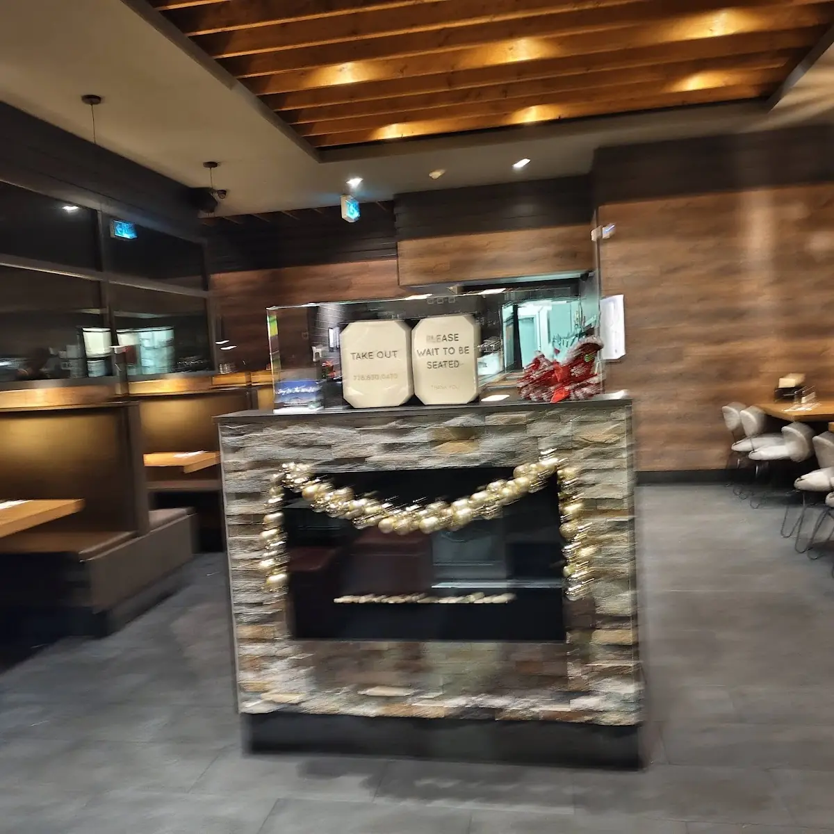 Vibe, TWO STONES GRILL