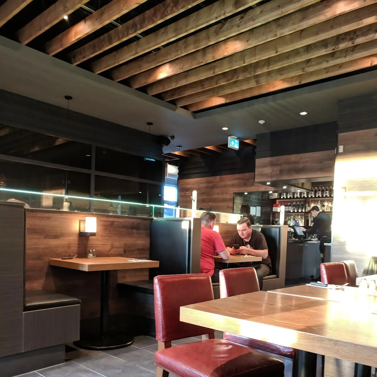 Vibe, TWO STONES GRILL
